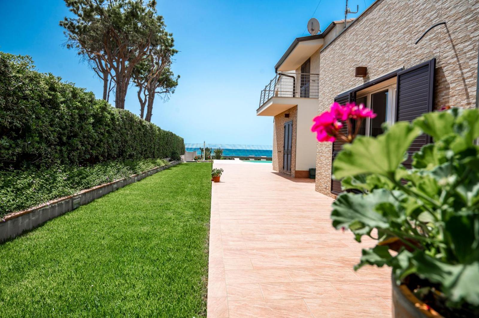 Calliope Pool Sea View * Fontane Bianche
